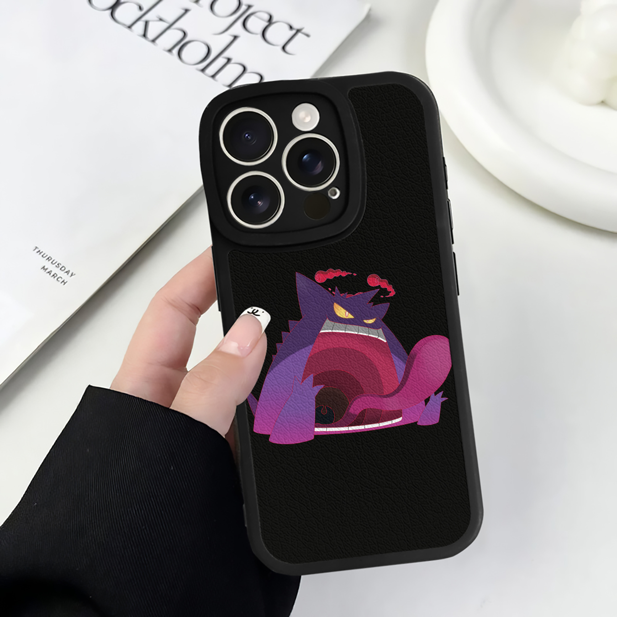 （画像用） ポケットモンスター Pokémon 【iPhone 16シリーズ対応】シリコンスマホケース（レザー調） 材質：シリコン